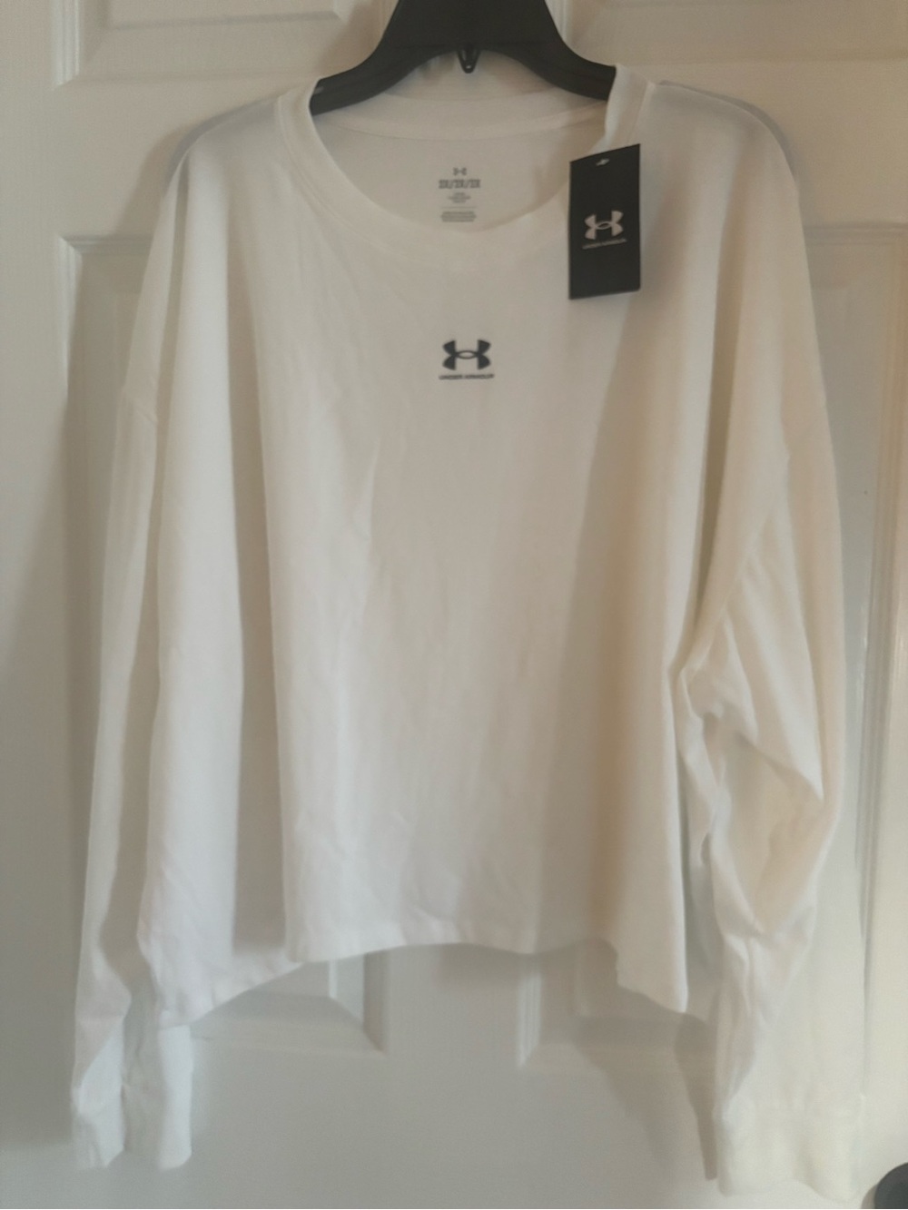 Under Armour Women's White Long-Sleeve Crew Performance Top 2X